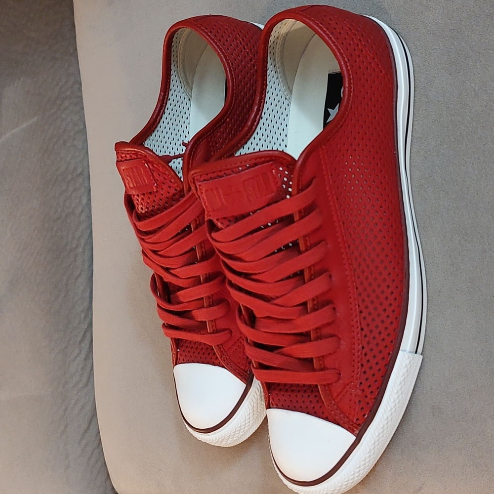 Converse Chuck Taylor Spec Ox Chili Pepper SZ 10.5